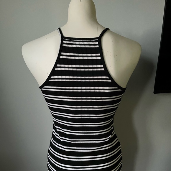 Square neck striped dress - Picture 2 of 4